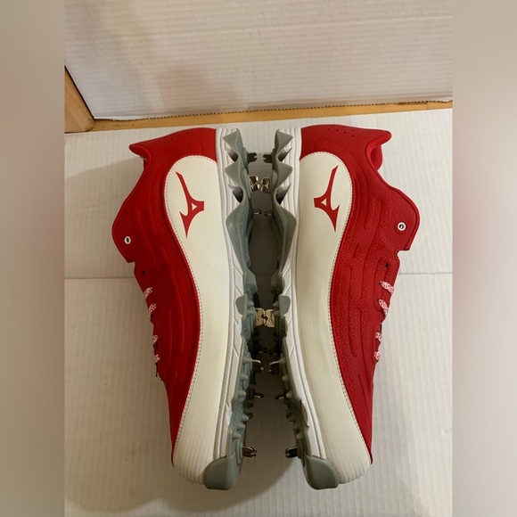 New Men's Mizuno 9 Spike Ambition 3 Athletic Shoes Cleats Red Size 15 - Picture 4 of 8